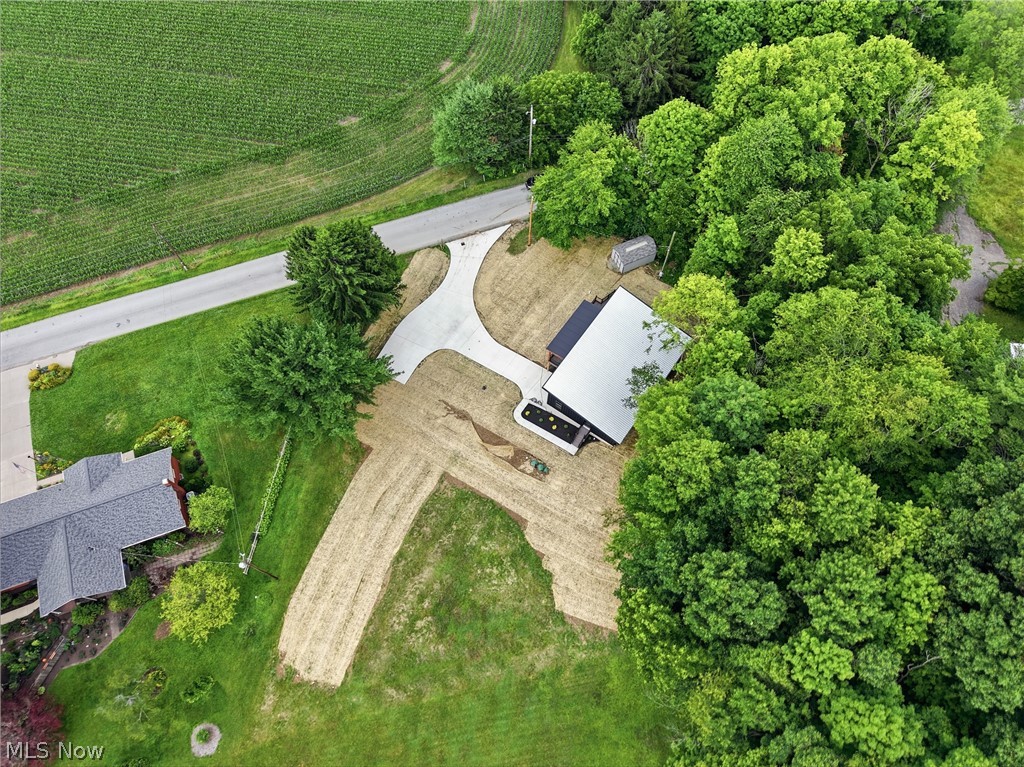 1297 Goshen Hill Road SE New Philadelphia OH 44663