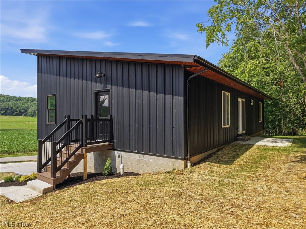 1297 Goshen Hill Road SE New Philadelphia OH 44663