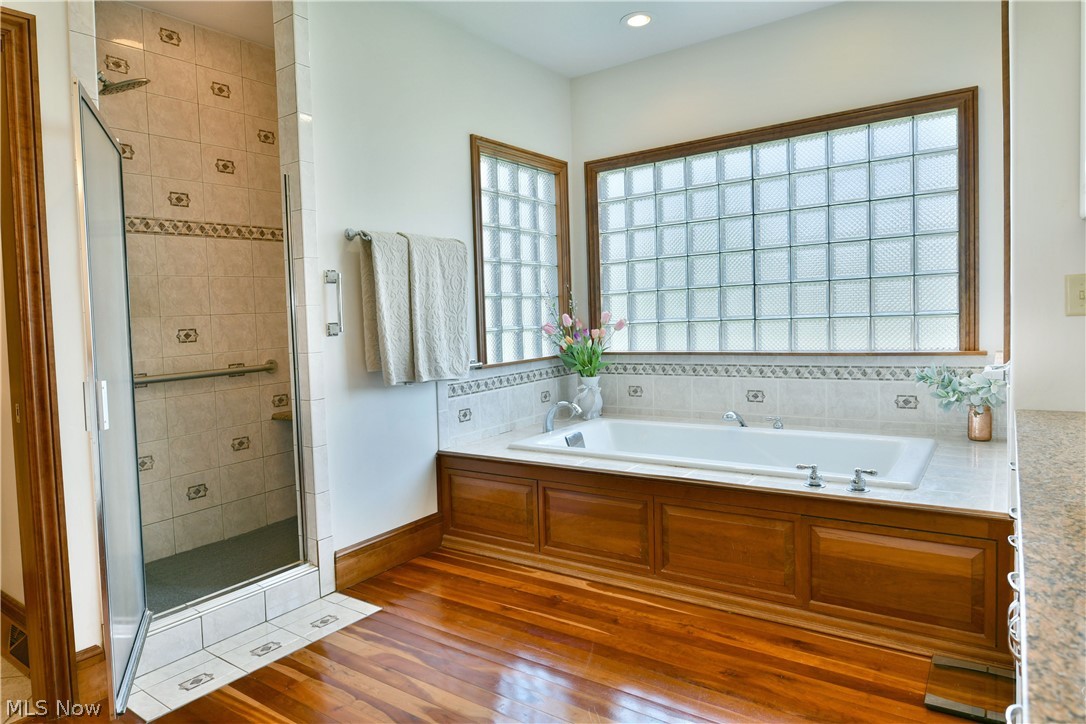 6367 Angel Court Warren OH 44481
