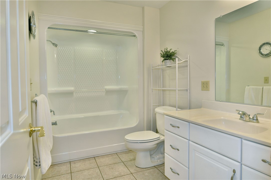 6367 Angel Court Warren OH 44481