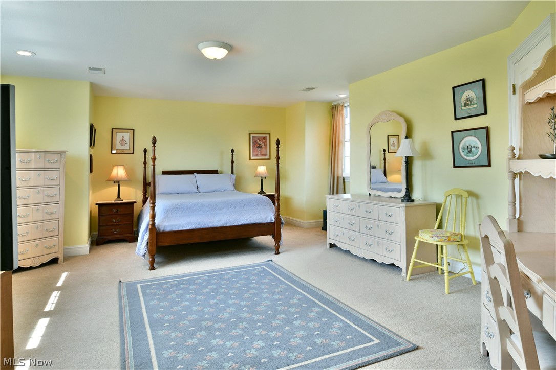 6367 Angel Court Warren OH 44481