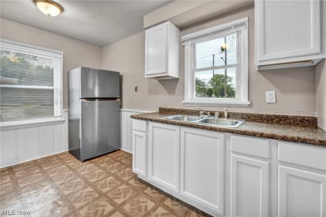 10212 Benham Avenue Cleveland OH 44105