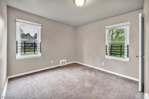 10212 Benham Avenue Cleveland OH 44105
