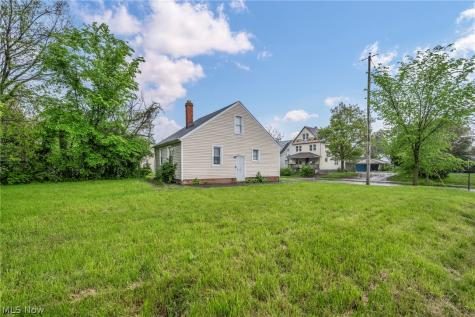 10212 Benham Avenue Cleveland OH 44105