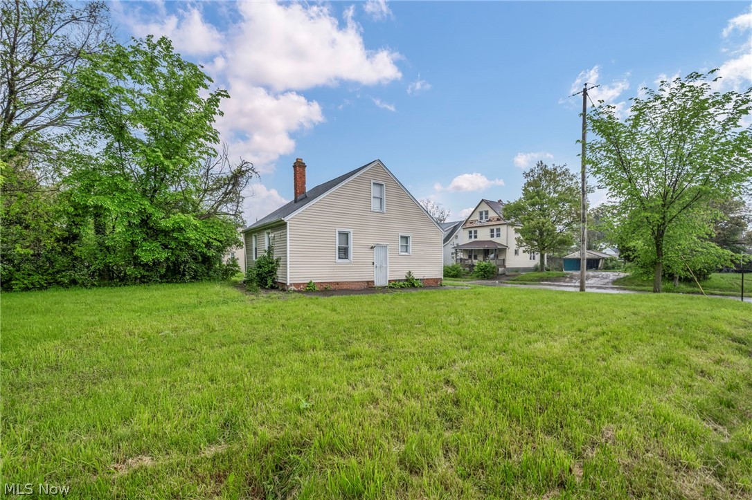 10212 Benham Avenue Cleveland OH 44105