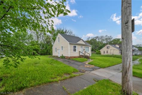 10212 Benham Avenue Cleveland OH 44105