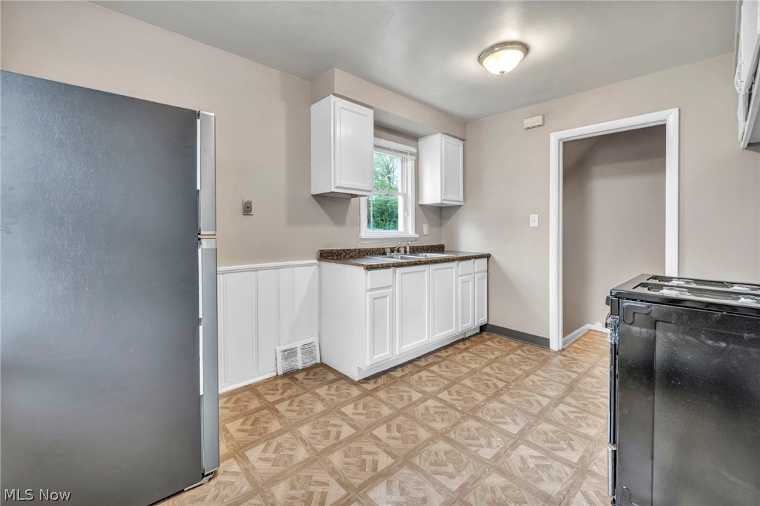 10212 Benham Avenue Cleveland OH 44105