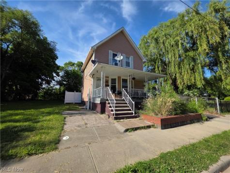 8817 Blaine Avenue Cleveland OH 44106