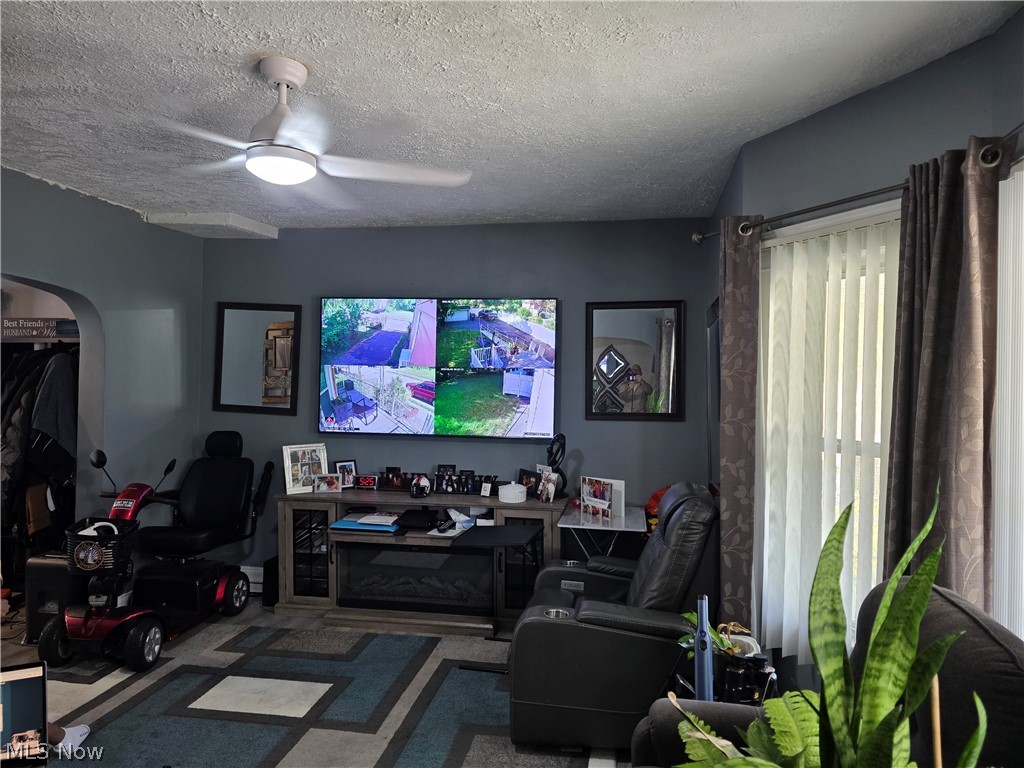 8817 Blaine Avenue Cleveland OH 44106