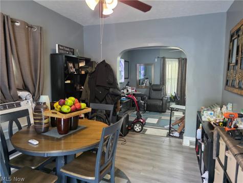 8817 Blaine Avenue Cleveland OH 44106