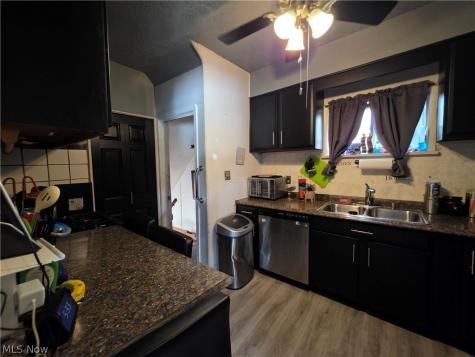 8817 Blaine Avenue Cleveland OH 44106