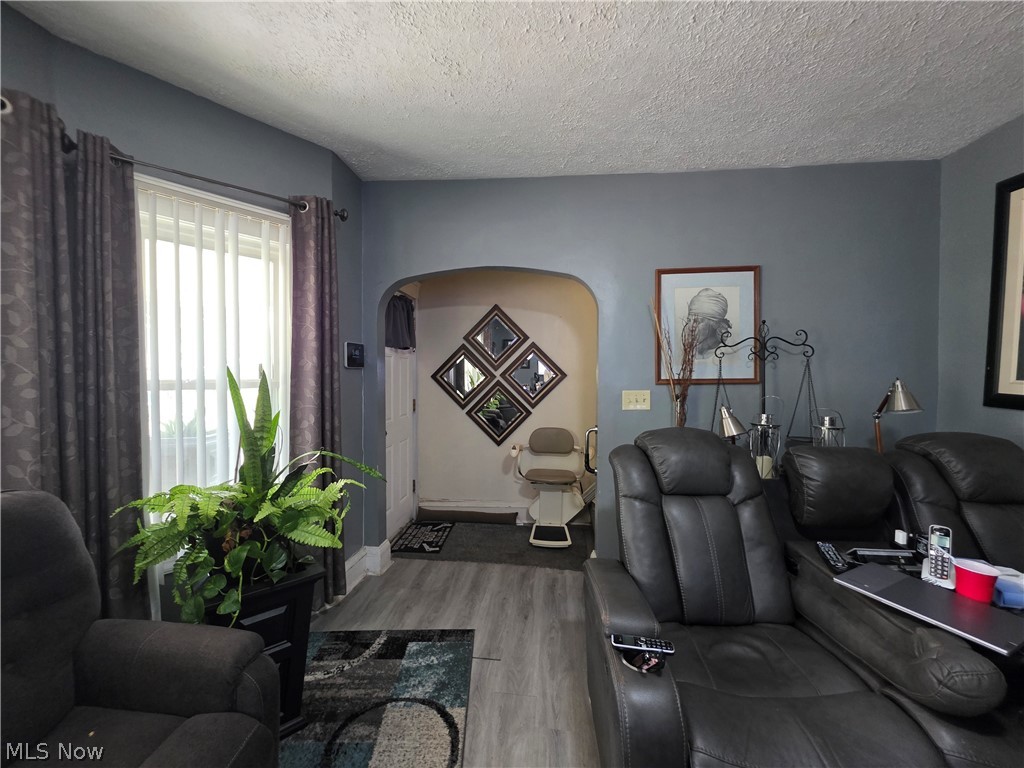 8817 Blaine Avenue Cleveland OH 44106