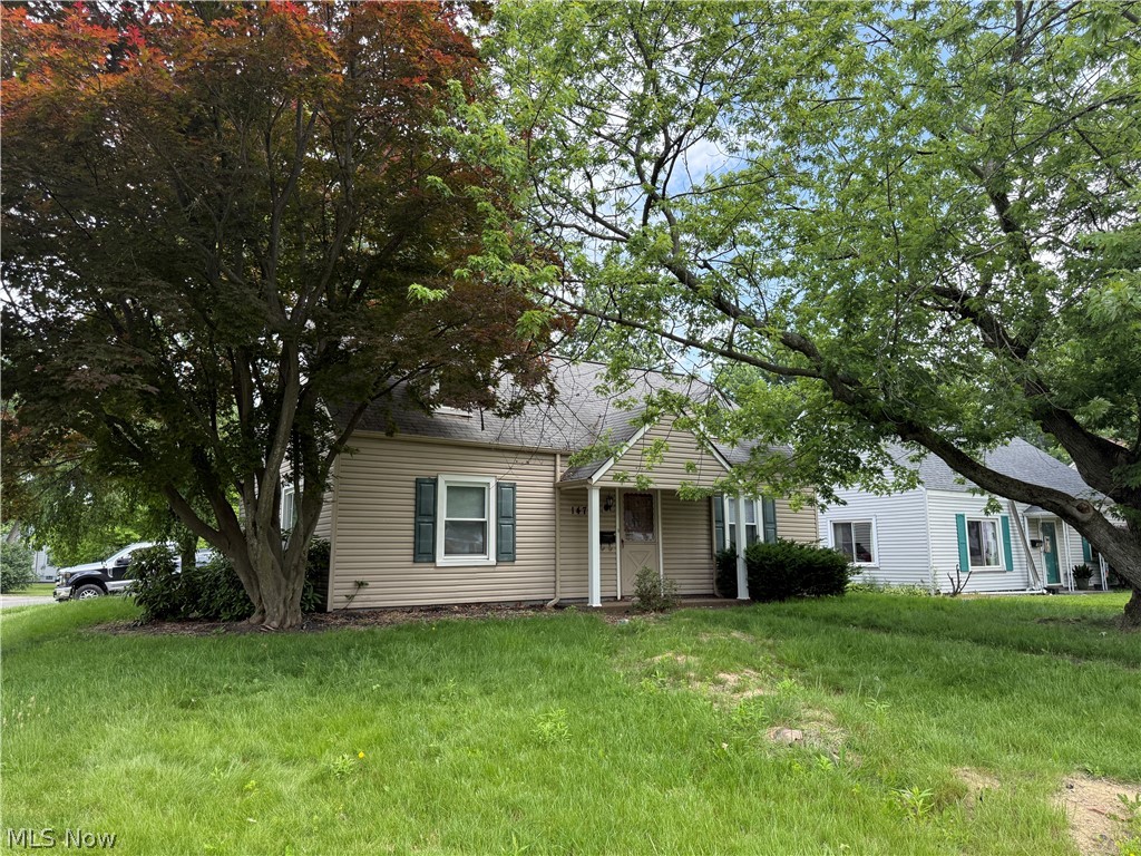 1479 Maplewood Street NE Warren OH 44483