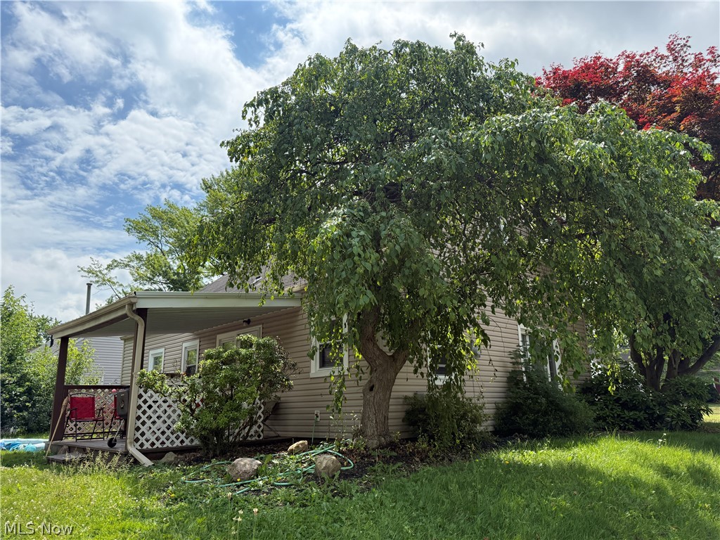 1479 Maplewood Street NE Warren OH 44483