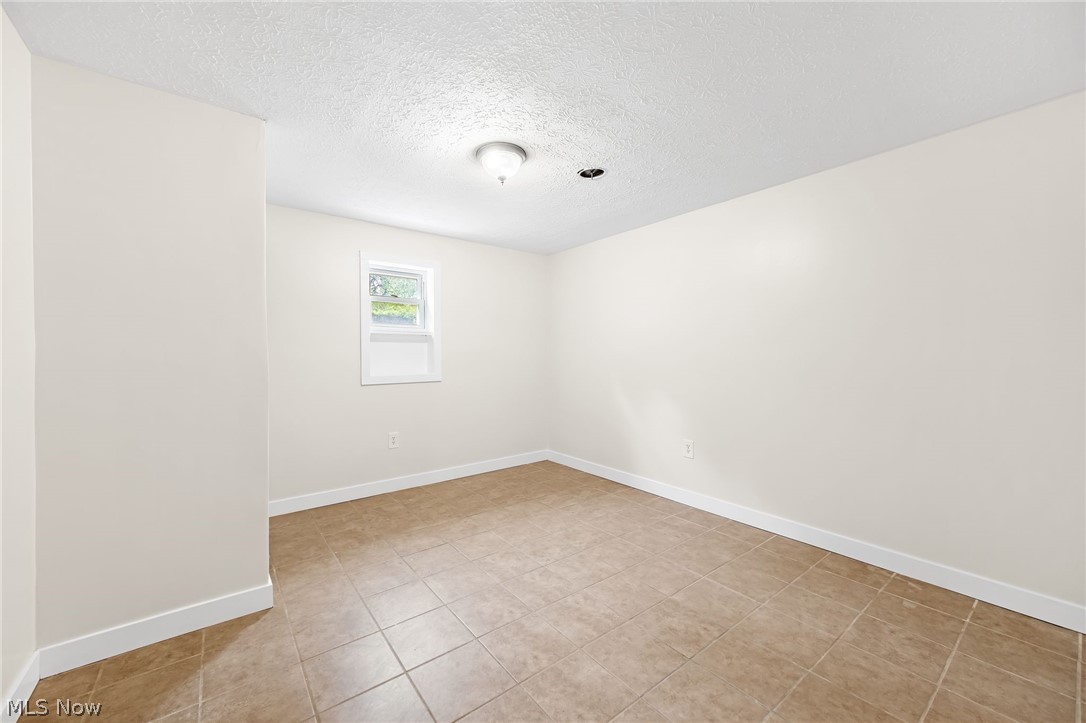 1038 E 21st Street Ashtabula OH 44004