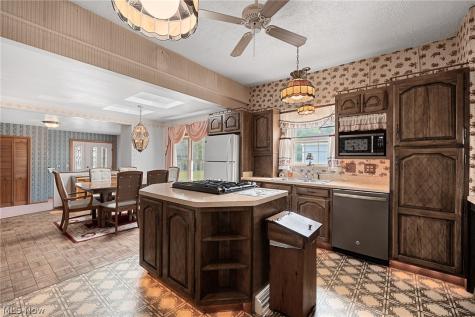 225 Stanmary Drive Berea OH 44017