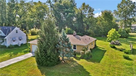 25255 Maple Ridge Road North Olmsted OH 44070