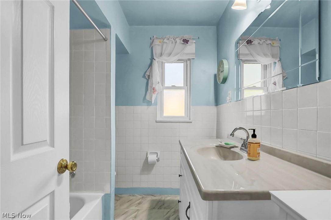 25255 Maple Ridge Road North Olmsted OH 44070