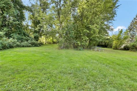 25255 Maple Ridge Road North Olmsted OH 44070