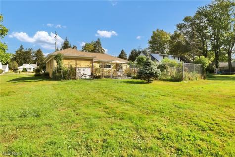 25255 Maple Ridge Road North Olmsted OH 44070