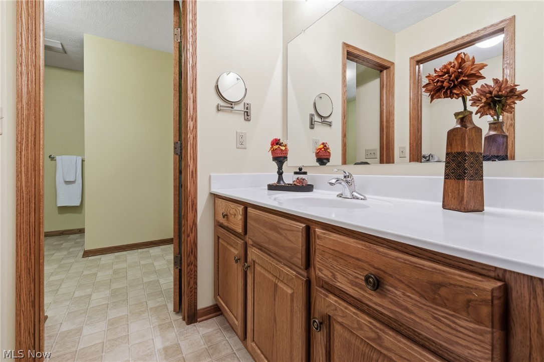 23 Lincoln Drive Shelby OH 44875