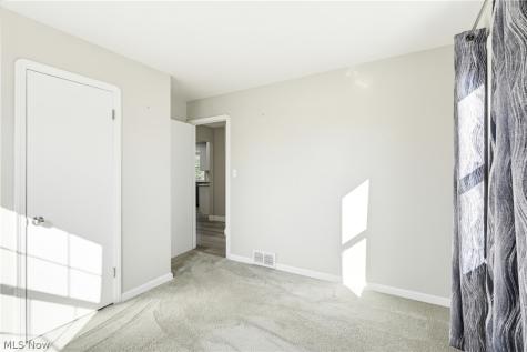 5618 Virginia Avenue Parma OH 44129