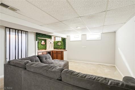 5618 Virginia Avenue Parma OH 44129