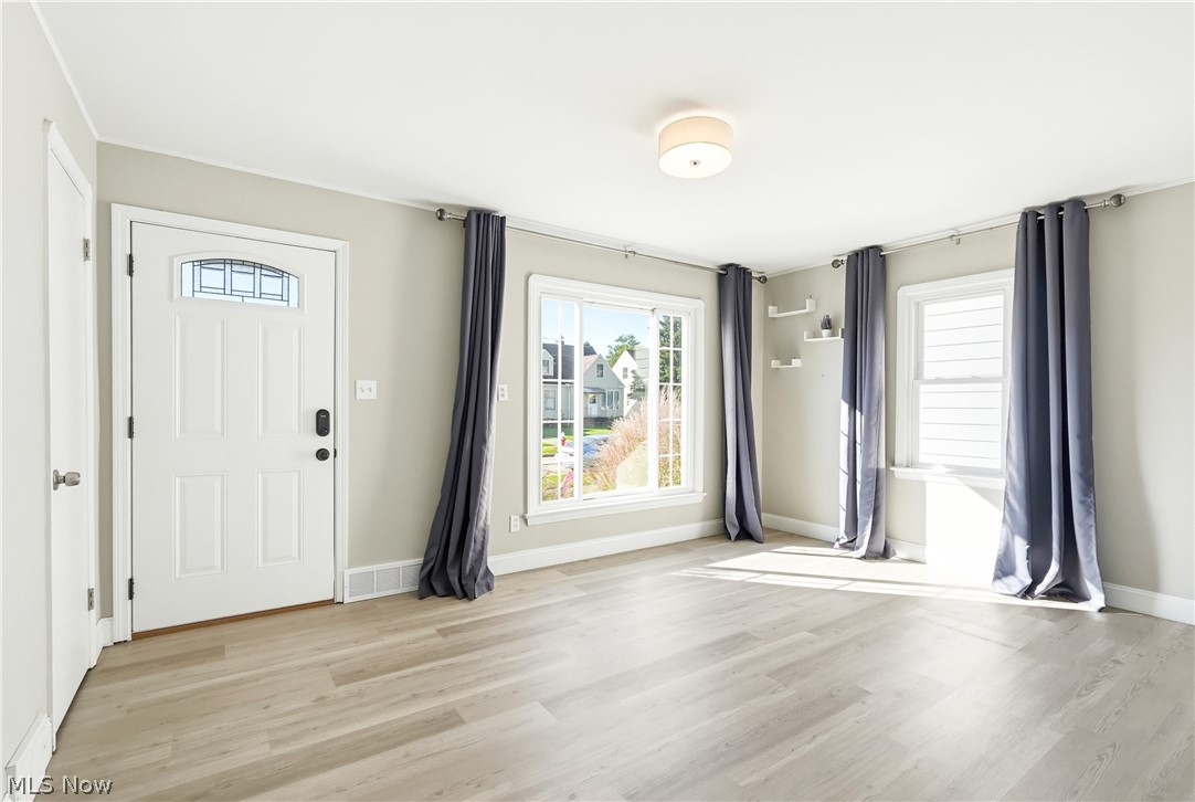 5618 Virginia Avenue Parma OH 44129