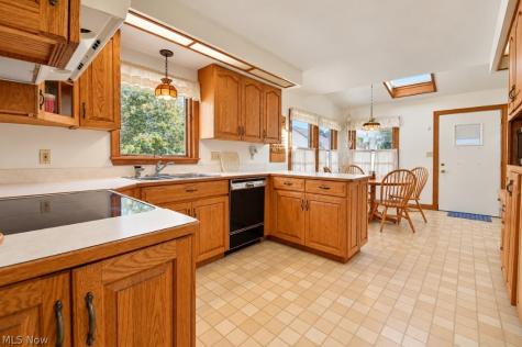 1323 Richmond Road Lyndhurst OH 44124