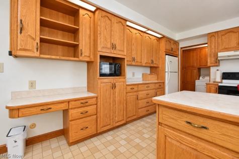 1323 Richmond Road Lyndhurst OH 44124