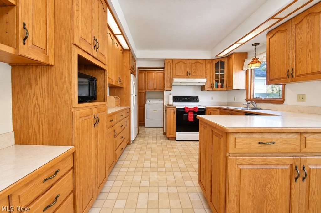 1323 Richmond Road Lyndhurst OH 44124