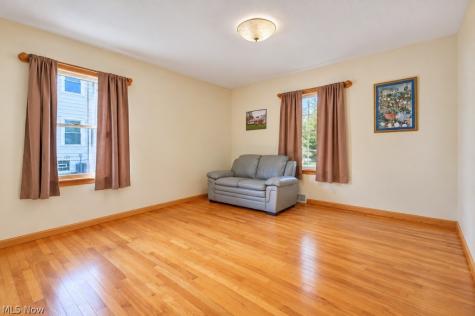 1323 Richmond Road Lyndhurst OH 44124