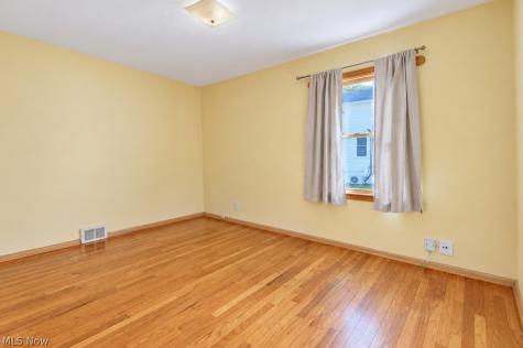 1323 Richmond Road Lyndhurst OH 44124