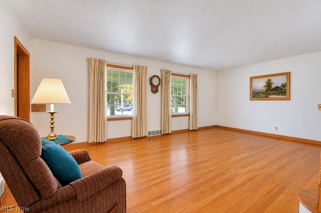 1323 Richmond Road Lyndhurst OH 44124