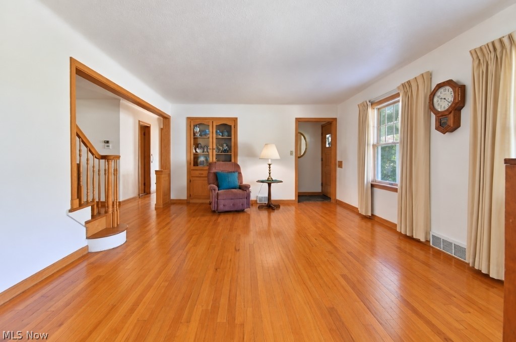 1323 Richmond Road Lyndhurst OH 44124