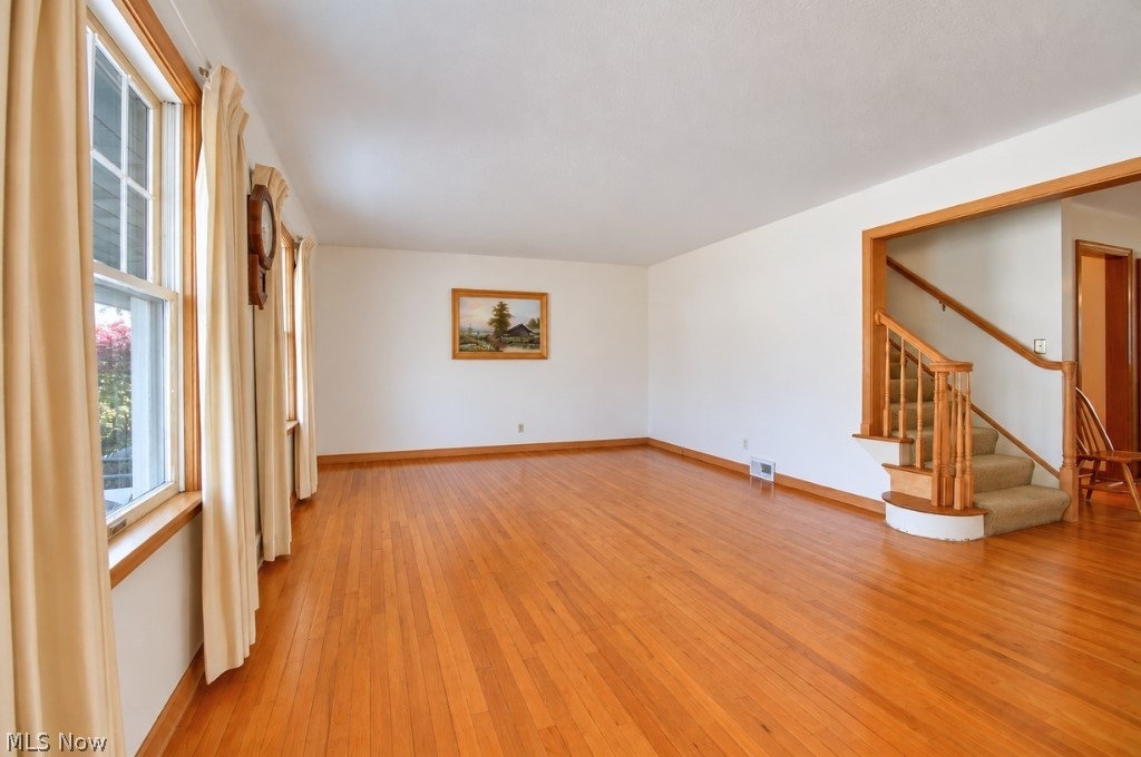 1323 Richmond Road Lyndhurst OH 44124