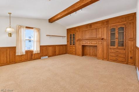 1323 Richmond Road Lyndhurst OH 44124