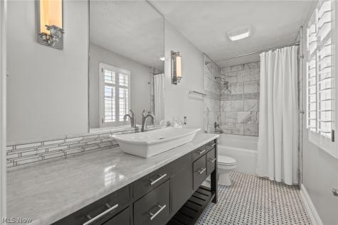 5259 Frederick Street Barberton OH 44203