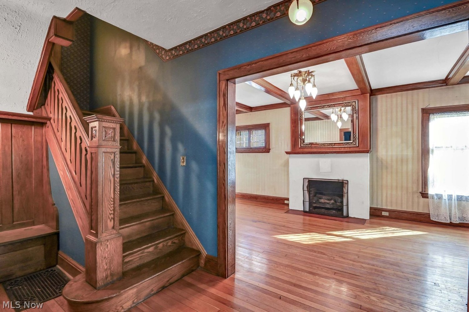 1587 Grace Avenue Lakewood OH 44107