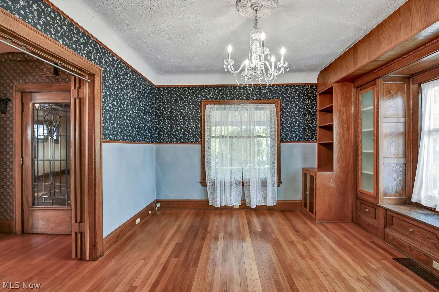 1587 Grace Avenue Lakewood OH 44107
