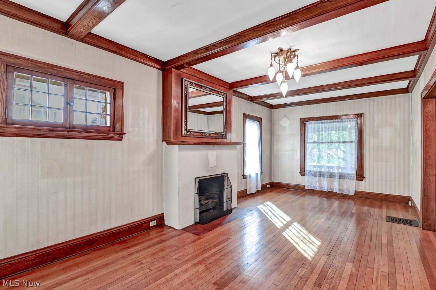 1587 Grace Avenue Lakewood OH 44107