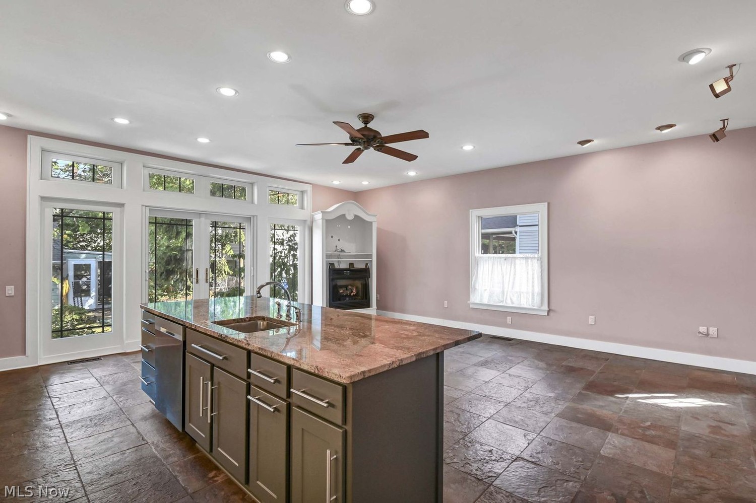 1587 Grace Avenue Lakewood OH 44107