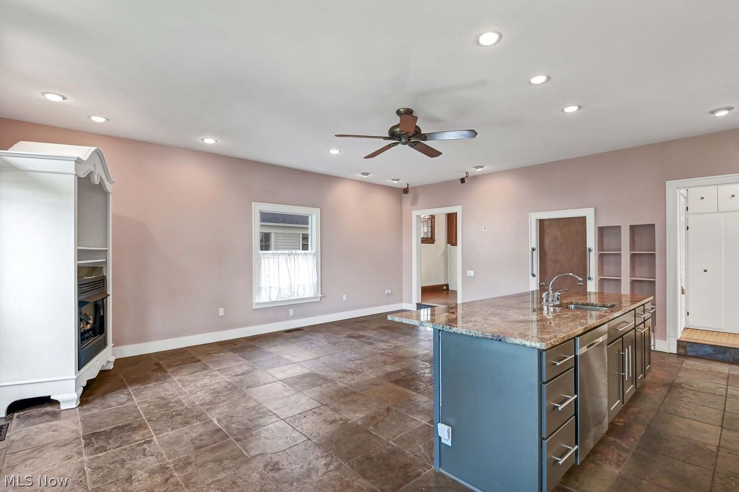 1587 Grace Avenue Lakewood OH 44107