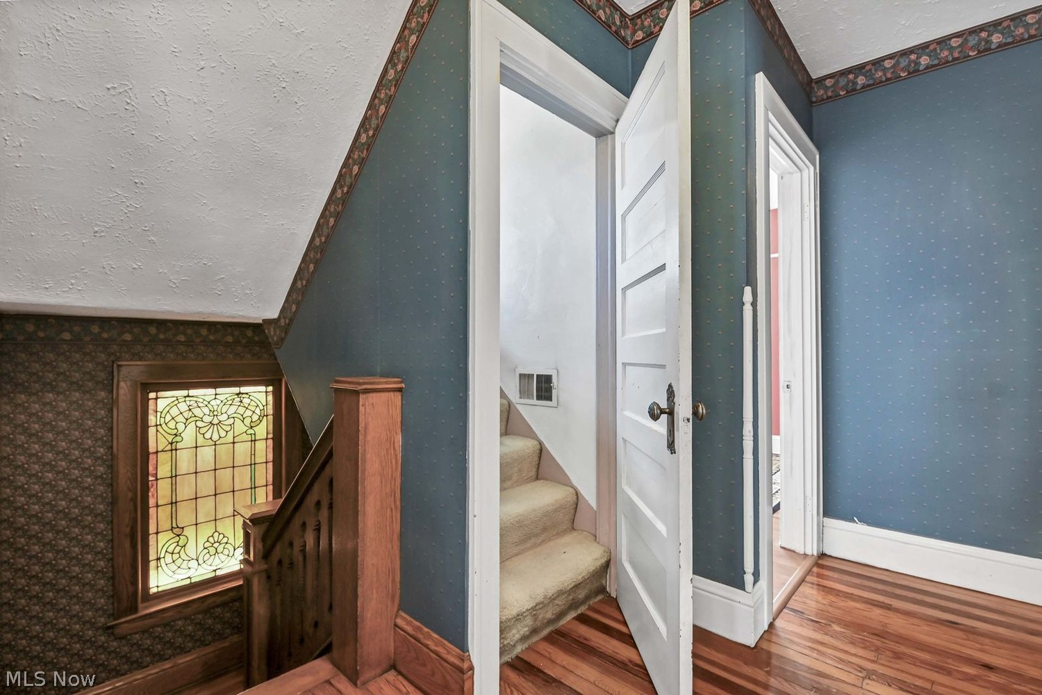 1587 Grace Avenue Lakewood OH 44107