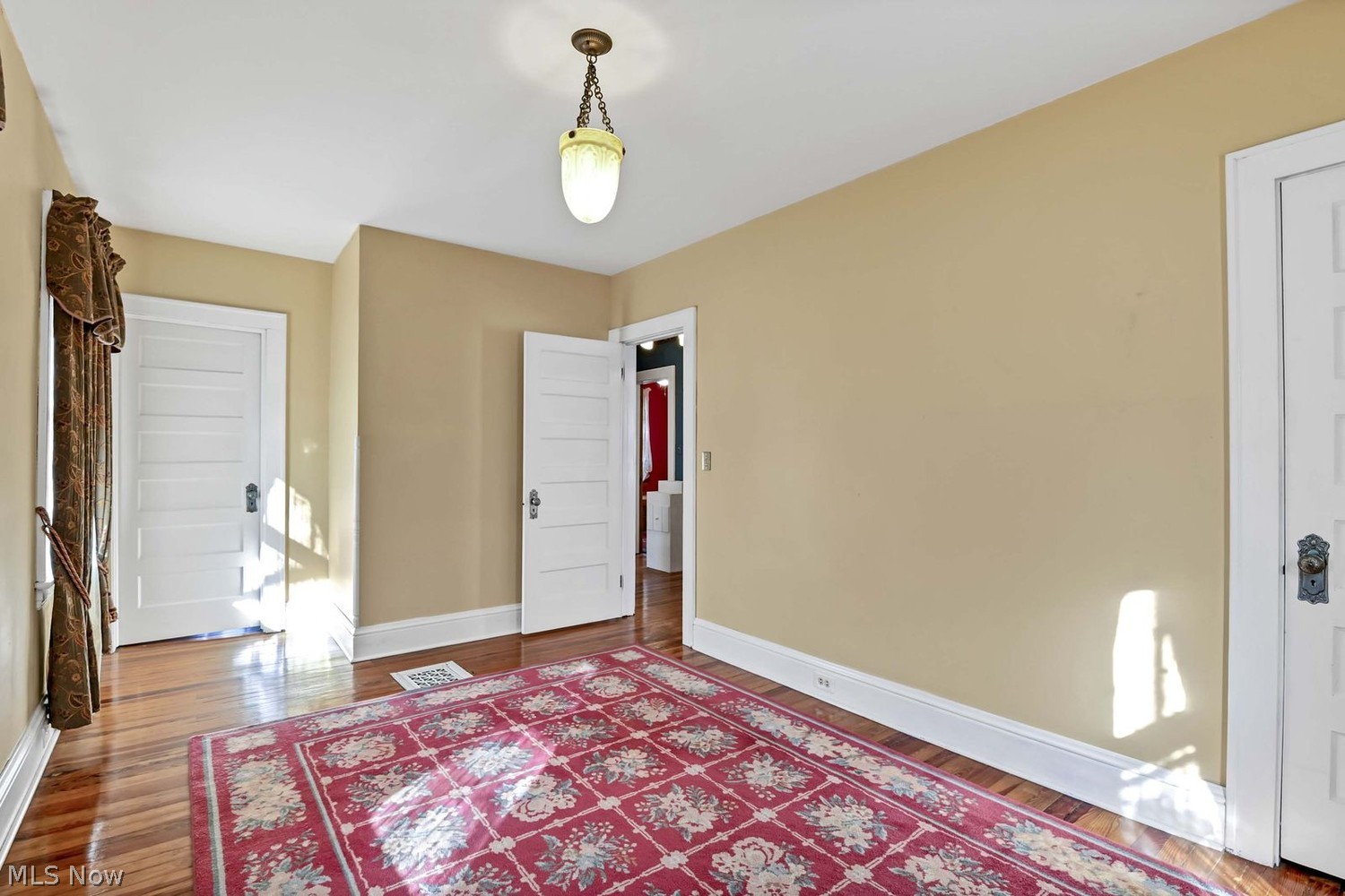 1587 Grace Avenue Lakewood OH 44107