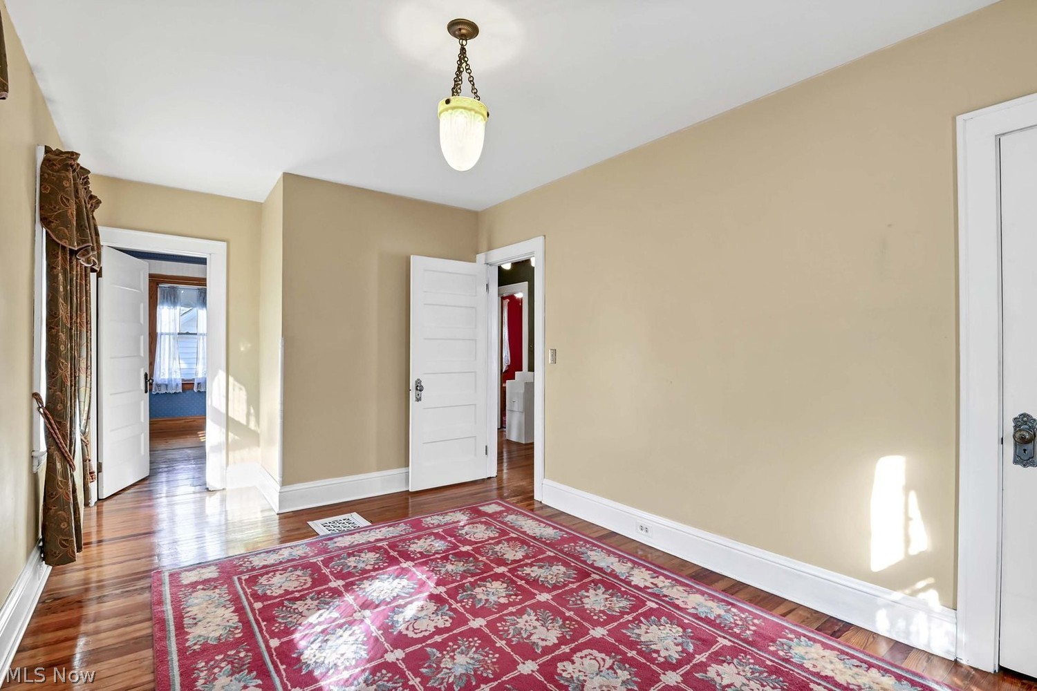 1587 Grace Avenue Lakewood OH 44107