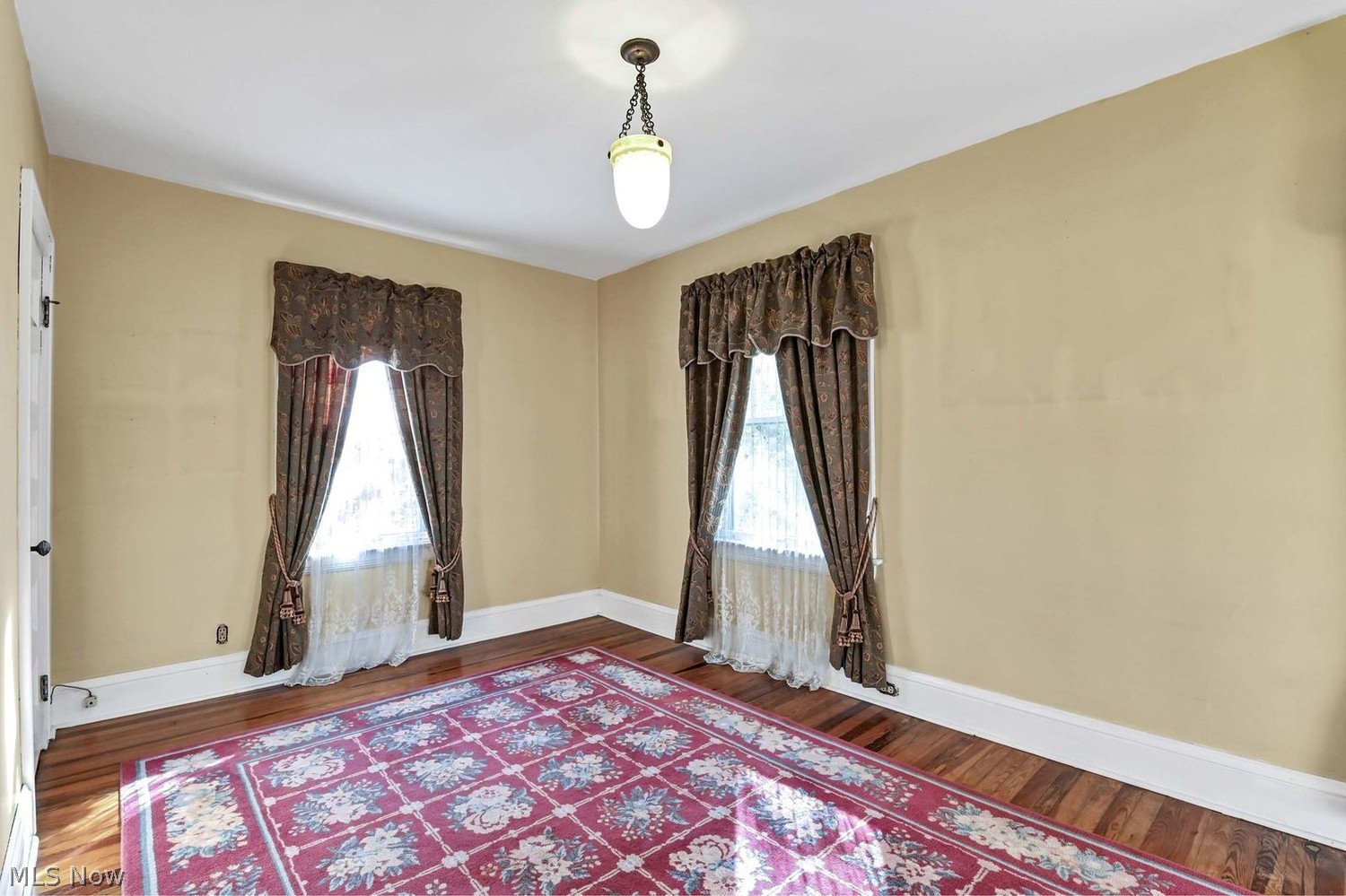 1587 Grace Avenue Lakewood OH 44107