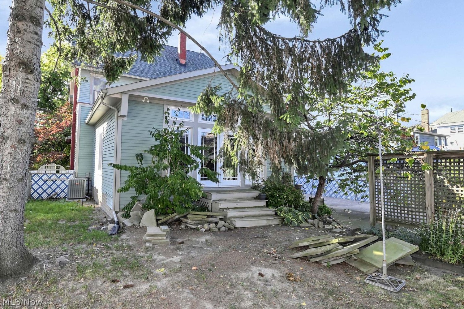 1587 Grace Avenue Lakewood OH 44107