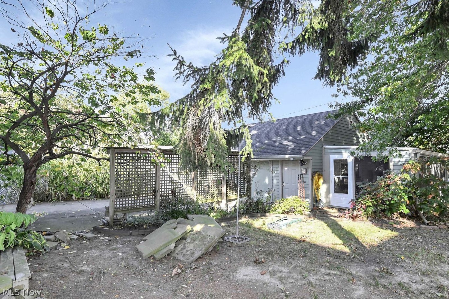 1587 Grace Avenue Lakewood OH 44107