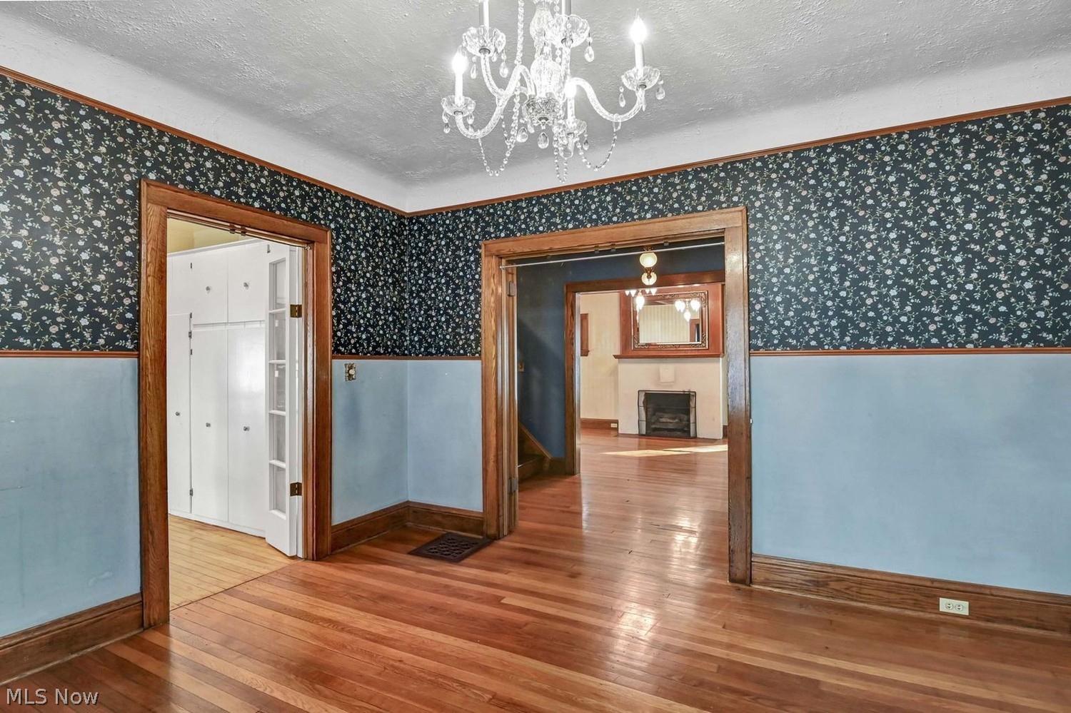 1587 Grace Avenue Lakewood OH 44107